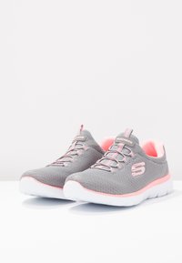 Skechers SUMMITS - Trainers - gray/pink