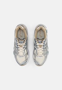 ASICS SportStyle GEL-KAYANO 14 UNISEX - Sportcipő - cream/pure silver
