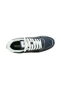 Sneaker blu con lacci e accenti bianchi. Materiale in rete e sintetico. Collo imbottito, logo sulla linguetta e dettagli di cucitura in contrasto.