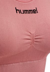 Hummel FIRST SEAMLESS  - Sports-BH-er med medium støtte - dusty rose