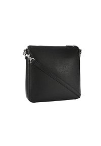 Borsa a tracolla nera in pelle con finitura testurizzata, forma quadrata, hardware in argento e tracolla regolabile. Presenta una chiusura a zip.