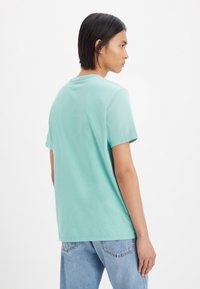 Levi's® ORIGINAL HOUSEMARK TEE - Lihtne T-särk - wasabi