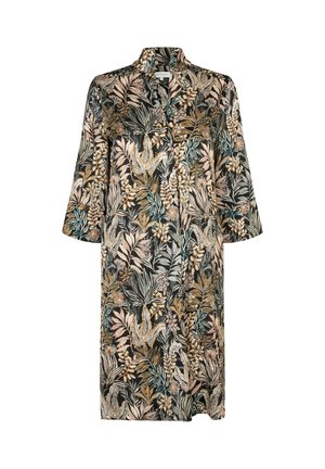 Kimono con estampado floral en tela suave, con un fondo oscuro y hojas en tonos beige, verde y rosa. Mangas anchas y un diseño de cuello.