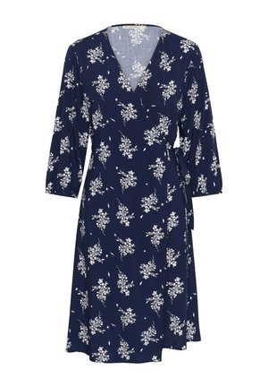 Jūros mėlynos su gėlėmis apvyniojamos suknelės su trijų ketvirčių rankovėmis, puoštais baltais gėlių raštais ir juosmens surišimu. Lygi medžiagos tekstūra.