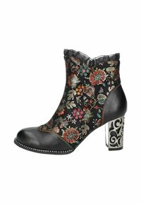 Bottines noires avec broderies florales colorées, dentelle, et un talon haut argenté à motifs. Présentent un bout arrondi et des coutures contrastées.