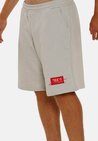 Picaldi EMPHASIZE - Shorts - painted grey