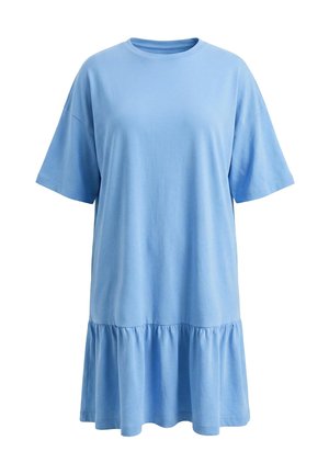 Jasnoniebieska, codzienna sukienka z krótkim rękawem, okrągłym dekoltem i marszczonym falbanowym dołem, wykonana z miękkiego, lekkiego materiału.