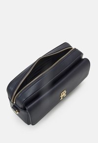 Tommy Hilfiger ICONIC CAMERA BAG - Umhängetasche - space blue