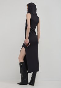 Calliope LUNGO CON CAPPUCCIO - Freizeitkleid - ultrablack