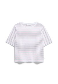 Witte korte mouwen crop top met dunne horizontale rode en marineblauwe strepen, ronde hals en een klein stoffen label op de zijnaad.