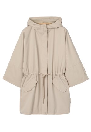 Beżowy płaszcz przeciwdeszczowy z kapturem, szerokimi rękawami, zatrzaskami z przodu, sznurkiem w talii i dwoma przednimi kieszeniami z patkami.