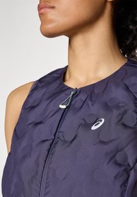 ASICS NAGINO RUN PADDED GILET - Weste - indigo fog