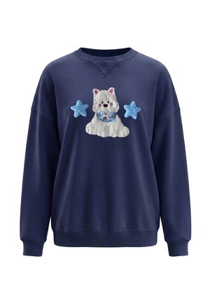 Navyblå sweatshirt med en hvid fluffy hund iført en blå butterfly og to lyseblå stjerner på hver side foran.
