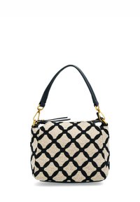 Texturierte cremefarbene Handtasche mit schwarzem geometrischem Muster. Verfügt über einen oberen Griff, goldene Beschläge und einen Reißverschluss.