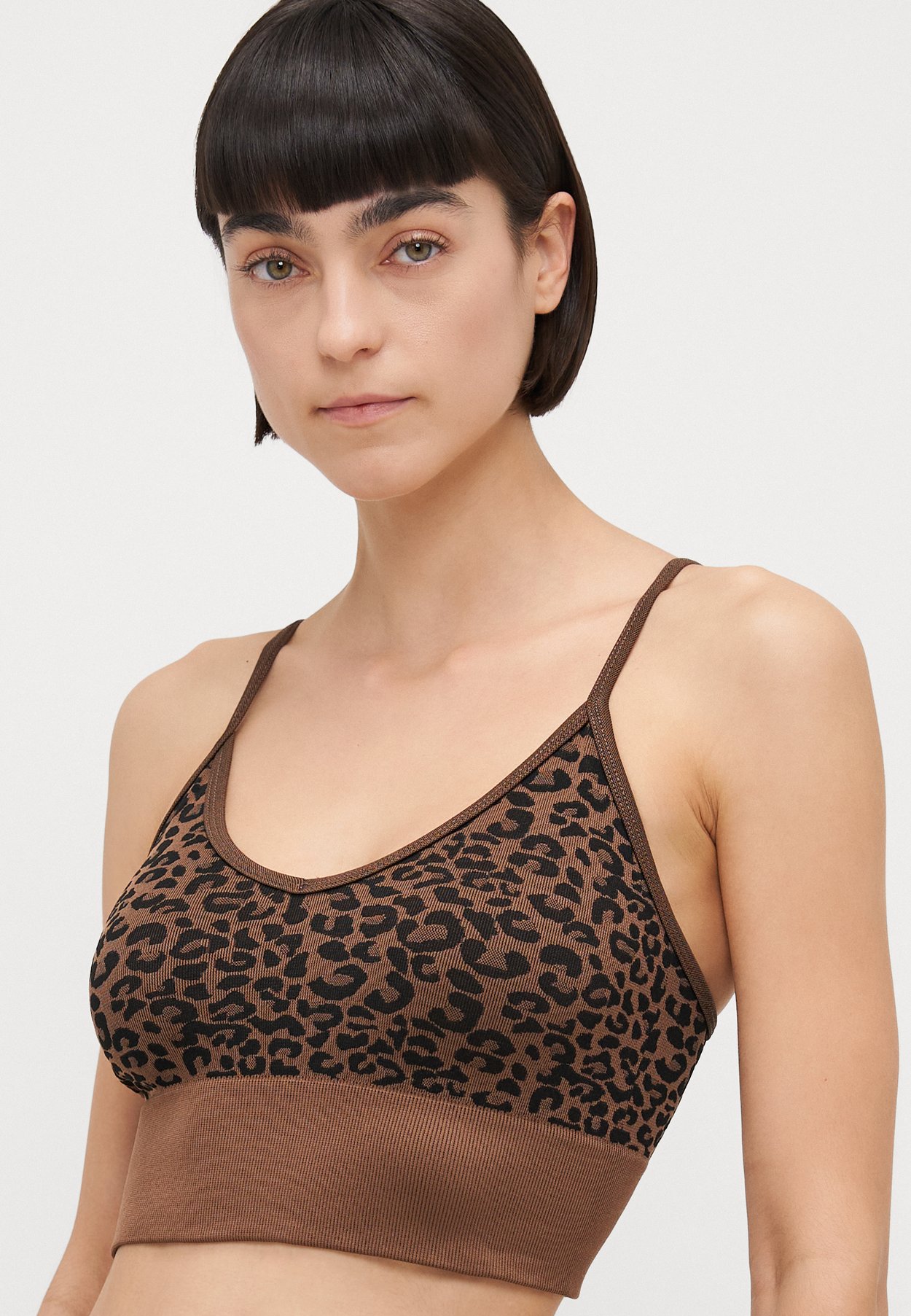 ONLJUNGLE SEAMLESS V NECK