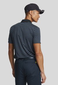 Lyle & Scott GOLF BROAD STRIPE  - Poloshirt - w dark navy  jet black