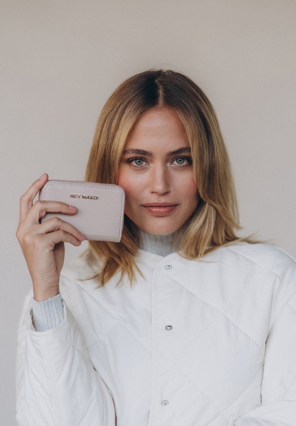 SLEEK PETITE - Geldbörse - beige