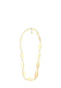 Guld-tone halskæde med forlængede bladformede led, der skifter mellem glatte og teksturerede overflader. Inkluderer en lille justerbar lås.