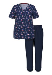 Marineblaues kurzärmeliges Oberteil mit Segelboot- und Anker-Mustern in Rot, Weiß und Blau, kombiniert mit einfarbigen marineblauen Hosen mit elastischem Bund.