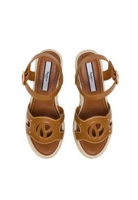 Ruske nahkaste espadrille sandaale, millel on lõikekujundus, ringikujuline logo detail, pahkluu rihm ja jutest ümbritsetud tallad.