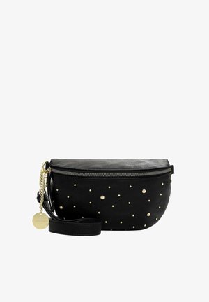 Schwarze Lederbeuteltasche mit goldenen Nieten, abgerundeter Form, Reißverschluss, seitlichem Kettendetail und verstellbarem Riemen.