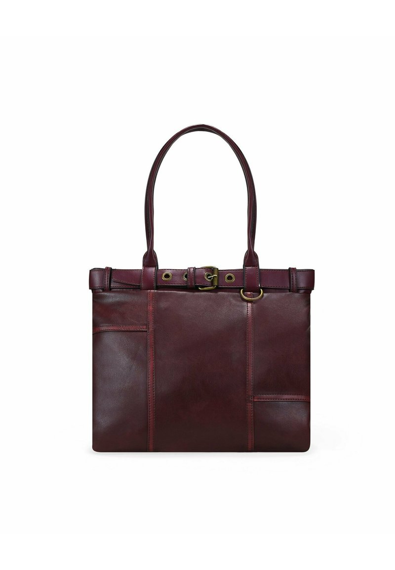 bolso tote de cuero burdeos con asas dobles, que presenta un acento de cinturón, bolsillos frontales y una textura suave. Dimensiones 40 cm x 30 cm.