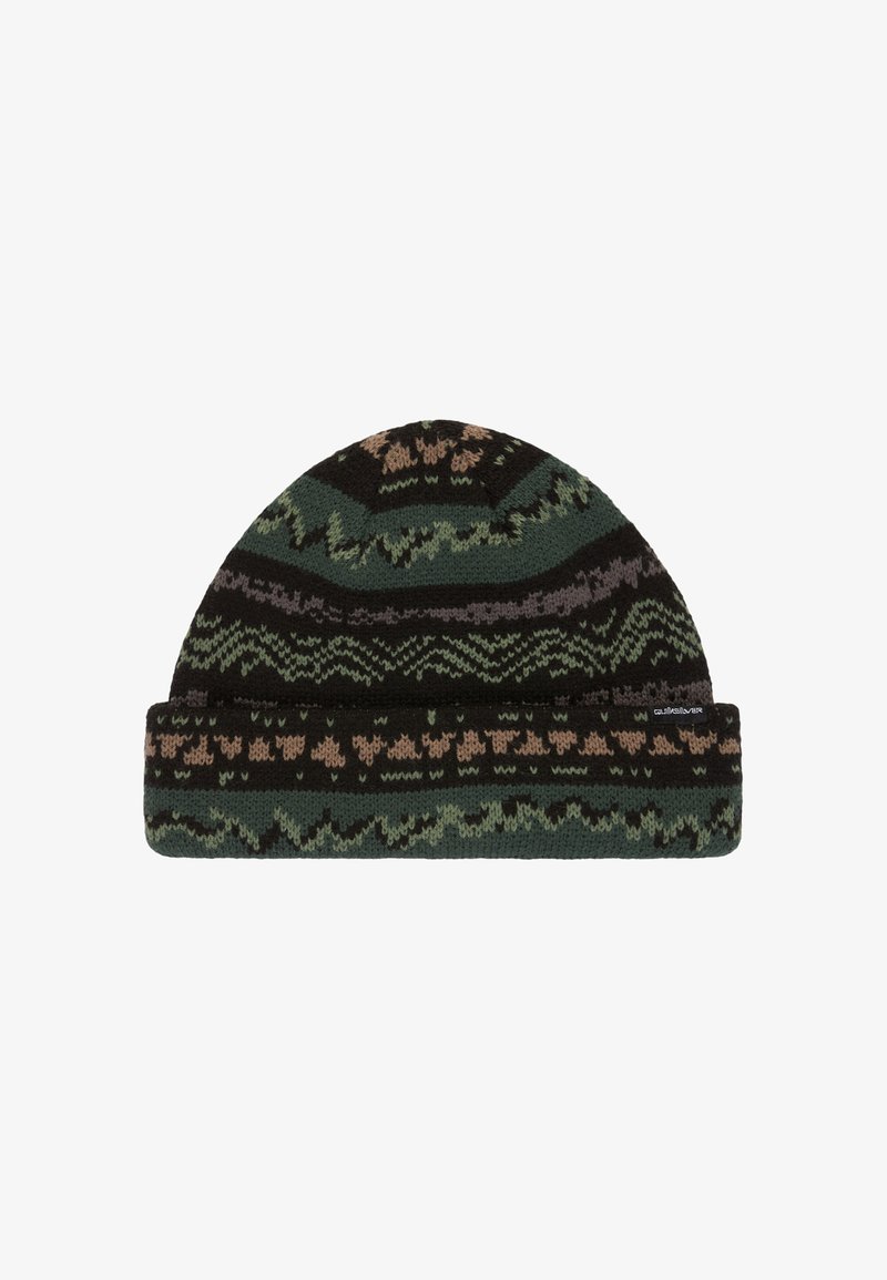 Gebreide beanie in donkergroen, zwart en beige. Kenmerkt zich door geometrische patronen en een geribde manchette. Zachte textuur met rekbare stof.