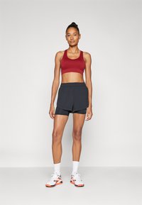 ONLY Play ONPDAISY-2 SEAM BRA  - Brassières de sport à maintien normal - sun dried tomato