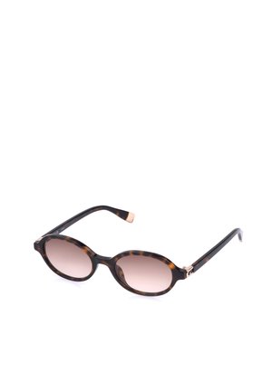 Lunettes de soleil ovales avec montures écaille et verres marron dégradés sur fond blanc.
