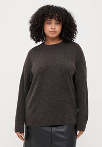 Vero Moda Curve VMCBOOM brązowy