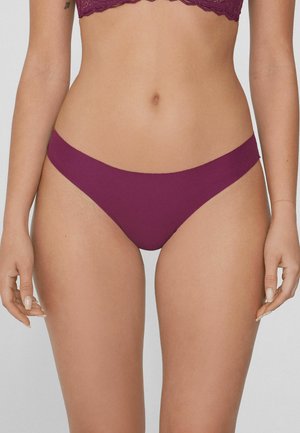 Burgundské bavlněné bikiny s hladkým, elastickým pasem a minimálním pokrytím. Mají jednoduchý design bez viditelných vzorů nebo akcentů.