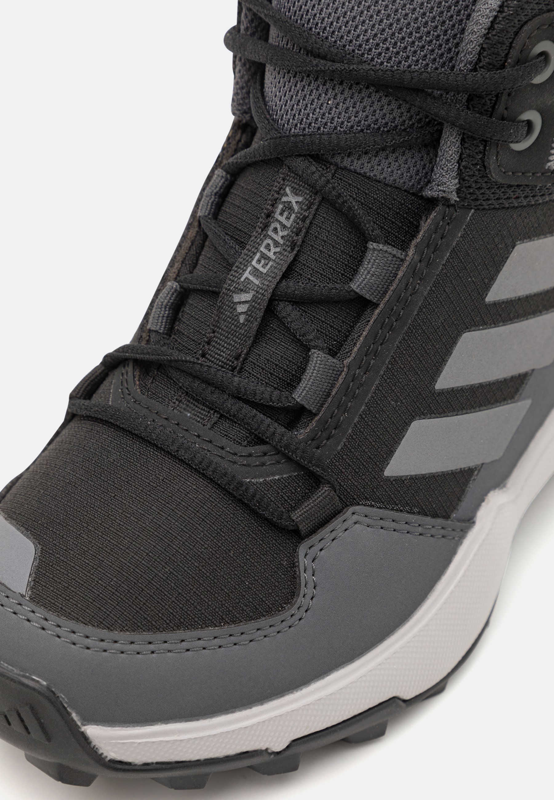 adidas terrex ax2r boot