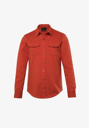 Rotes Langarmshirt mit Knopfleiste, zwei Brusttaschen, Metallknöpfen und einer glatten Textur. Maßgeschneiderter Kragen und abgerundeter Saum.