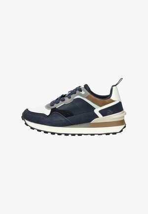 Marineblauwe en beige sportschoenen van een mix van suede en mesh materialen, met een gelaagd ontwerp, textuuraccenten en rubberen zolen.
