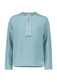 Pull bleu clair avec une texture côtelée, encolure large et deux cordons de serrage sur le devant. Présente un petit logo sur le côté inférieur.