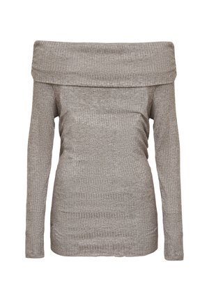 Un pull en tricot côtelé brun clair avec un col large tombant sur les épaules et des manches longues.