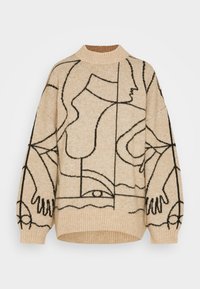 Beige Wollpullover mit einem schwarzen abstrakten Liniendesign, das Gesichter und Hände darstellt. Hoher Kragen und überschnittene Schultern. Weicher Stoff mit geripptem Saum.