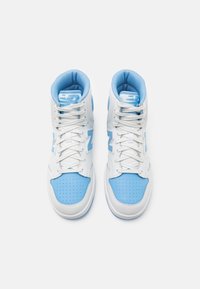 New Balance Korkeavartiset tennarit - white