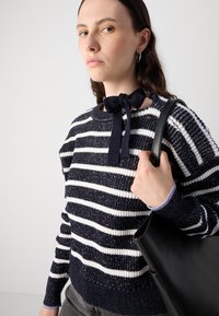 Scotch & Soda STRIPE TIE NECK - Strickpullover - sky captain