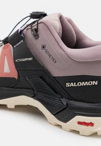 Salomon X ULTRA 4 GORE TEX W - Pārgājienu apavi - ashes of roses/light mahogany/almond milk