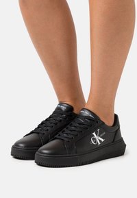 Calvin Klein Jeans CHUNKY CUPSOLE LACEUP MON - Sapatilhas - triple black