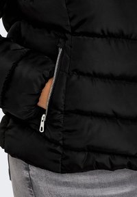 ONLY Carmakoma CARNEWELLAN QUILTED - Veste d'hiver - schwarz/noir - ZALANDO.FR