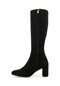 Stivale nero al ginocchio realizzato in morbido suede, con zip laterale, punta appuntita e tacco a blocco per maggiore stabilità. Texture liscia in tutto il suo insieme.