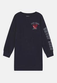 Granatowa sukienka z długim rękawem z czerwonym cekinowym sercem i napisem "PEPE JEANS London" na piersi oraz napisem "PEPE JEANS" na lewym rękawie.
