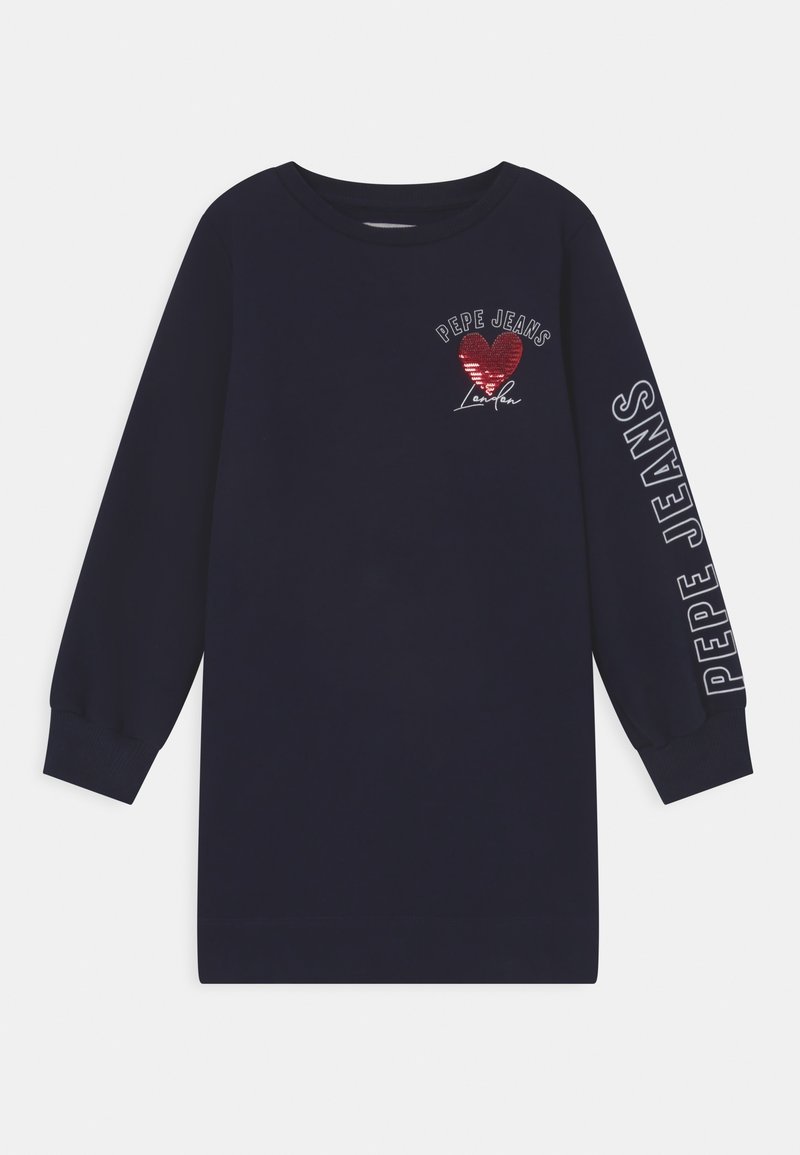 Granatowa sukienka z długim rękawem z czerwonym cekinowym sercem i napisem "PEPE JEANS London" na piersi oraz napisem "PEPE JEANS" na lewym rękawie.