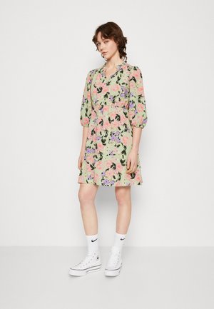 Vero Moda VMSERENITY OLIVIA  DRESS  - Φόρεμα ημέρας - reseda/serenity