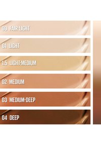 Des échantillons de nuances de fond de teint allant de très clair (00) à foncé (04). Chaque teinte est présentée dans une texture lisse et crémeuse.