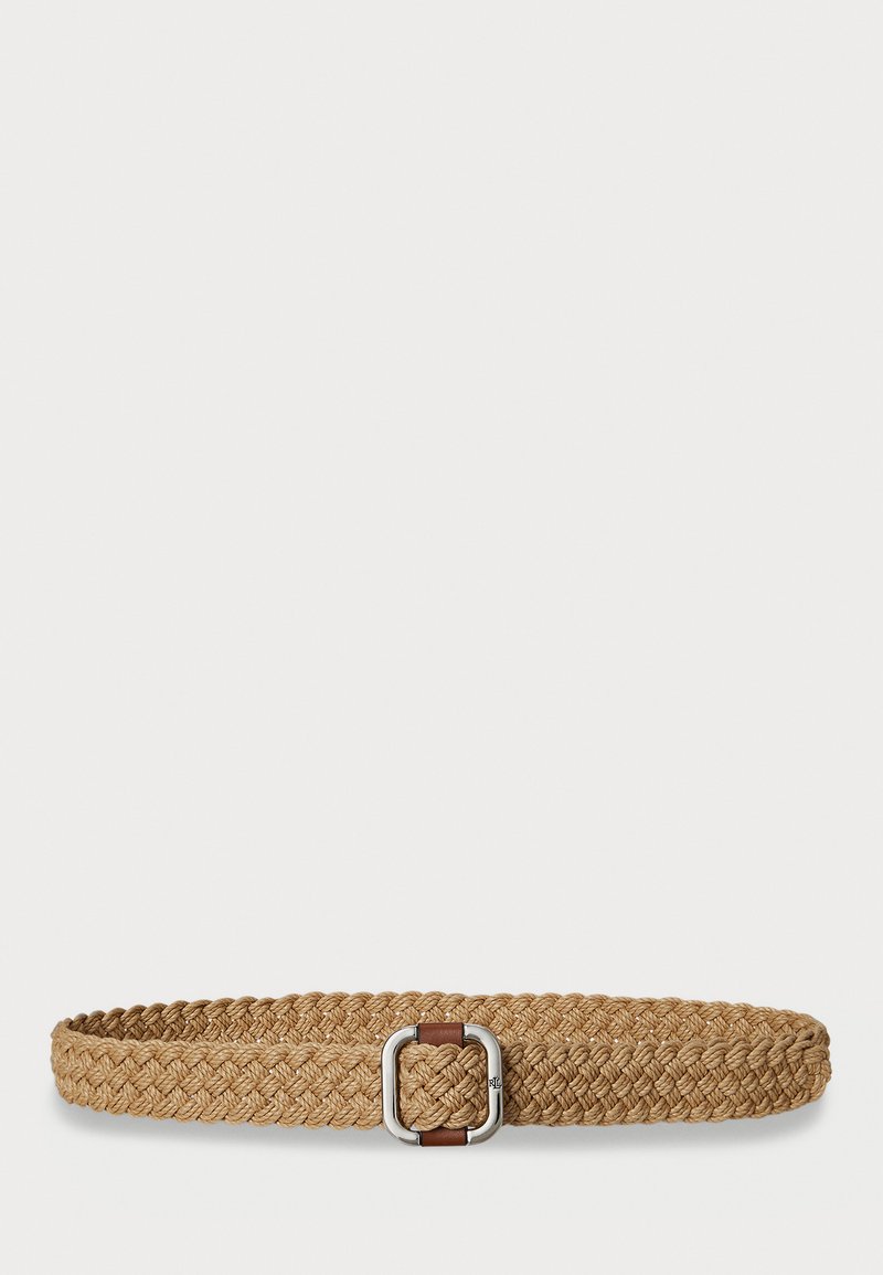 Flettet belte i beige med sølv firkantet spenne og brunt lærdetalj. Teksturt overflate med fleksibel design for justerbar passform.