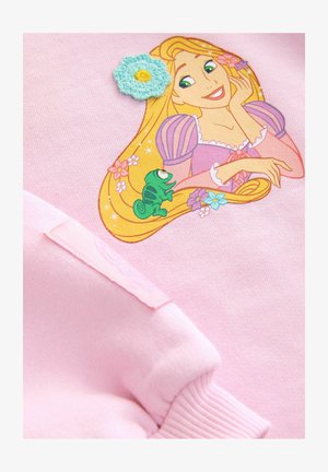 Rosa Sweatshirt mit einem gedruckten Grafikdesign eines Charakters mit langen blonden Haaren, einem grünen Chamäleon und floralen Akzenten sowie strukturierten Blütendetails.