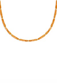 Collier en perles orange présentant des perles tubulaires allongées et de petits accents dorés, disposés dans un motif symétrique.